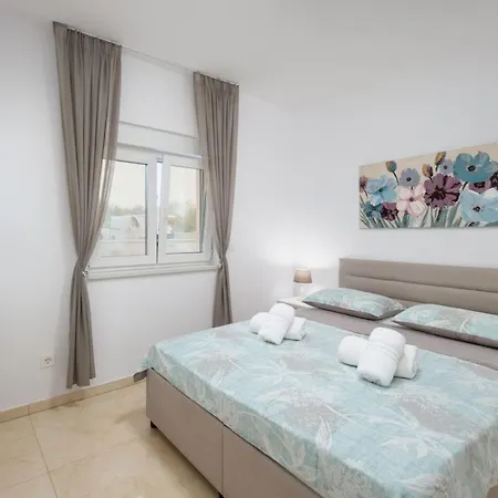 Shaula 2 Sibenik
