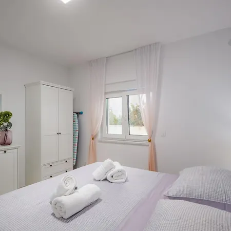 Shaula 2 Villa