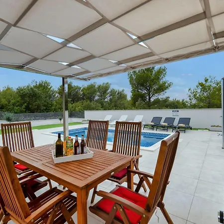 Shaula 2 Villa